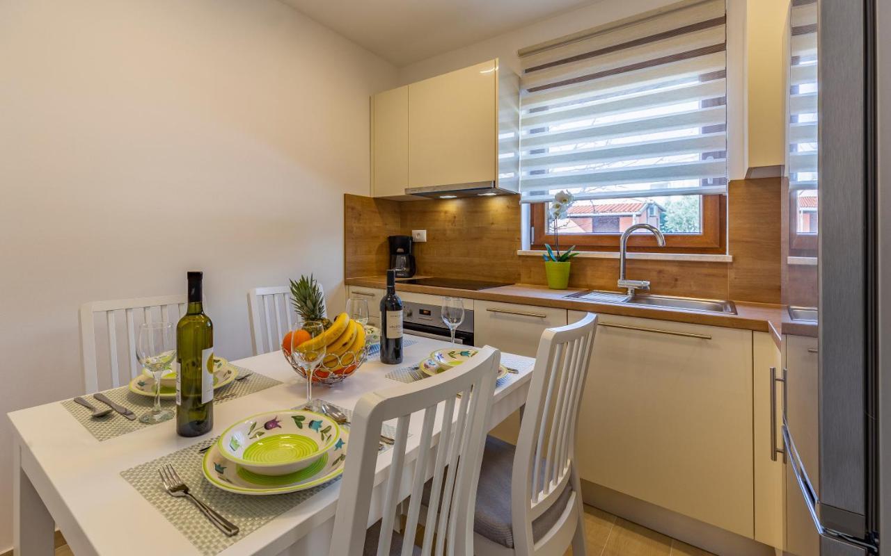 Apartment Blue Pula, New, Family Friendly, Comfortable, Free Parking And Wifi Bagian luar foto